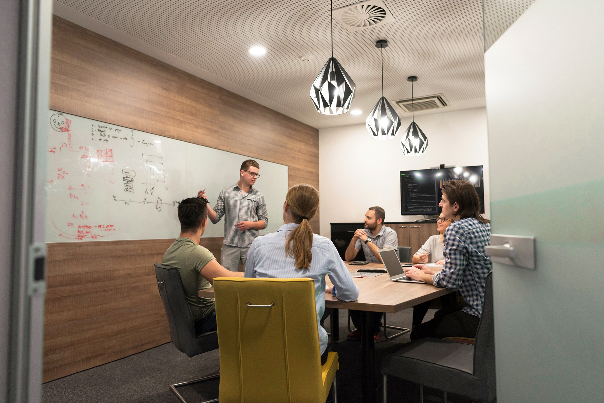 Image Creation Tips for Startups: Boost Your Brand’s Visual Appeal